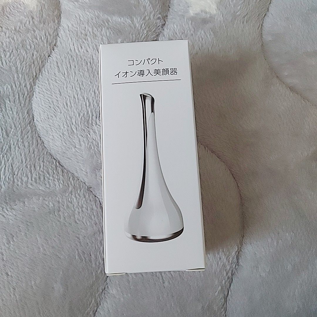 コンパクト　イオン導入美顔器