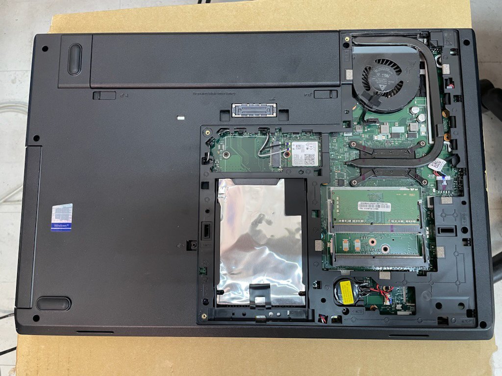 【UEFI起動確認済み／中古】ThinkPad L570 【20J9-S37S00】 (Core i5-7200U, RAM4GB, HDD無し[OS無し]) ★本体＋ACアダプタ_画像8