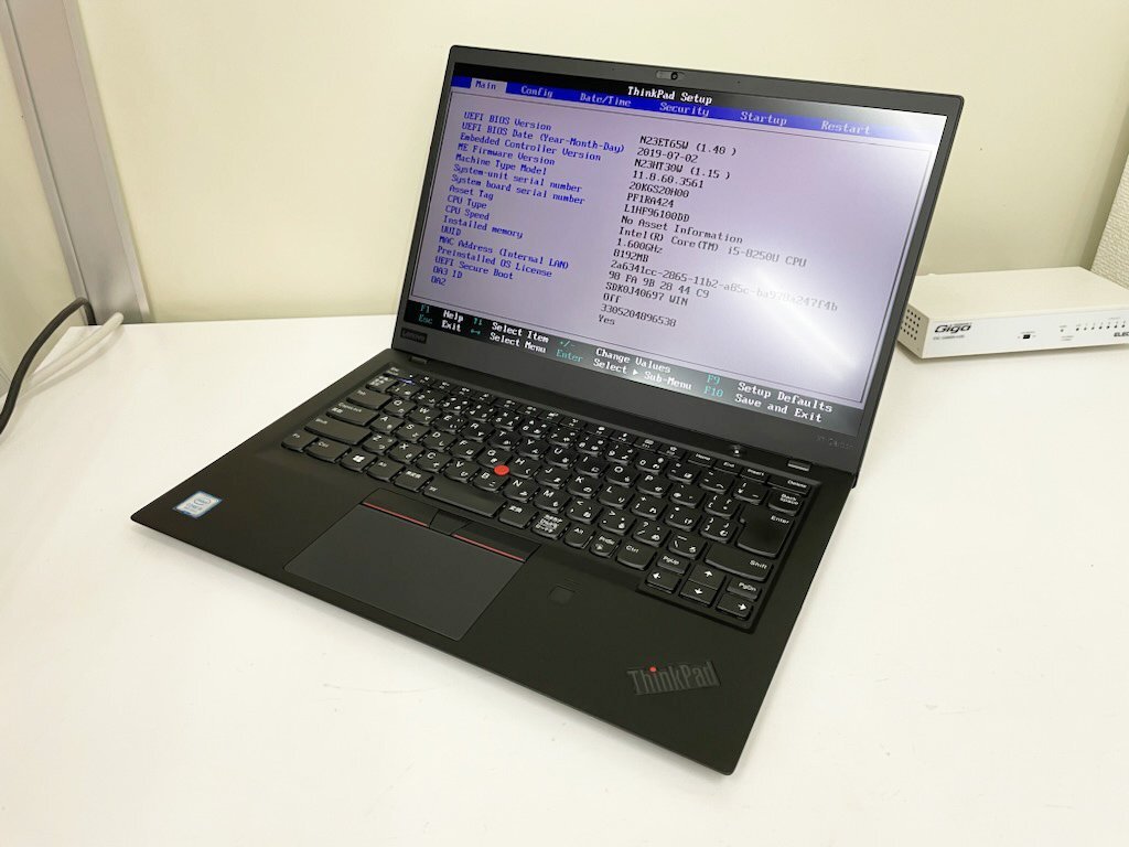 【UEFI起動確認済み／中古】ThinkPad X1 Carbon [TYPE 20KG-S20H00] (Core i5-8250U, RAM8GB, SSD 無し) 本体＋ACアダプタ●UEFI-BATT NG_画像1
