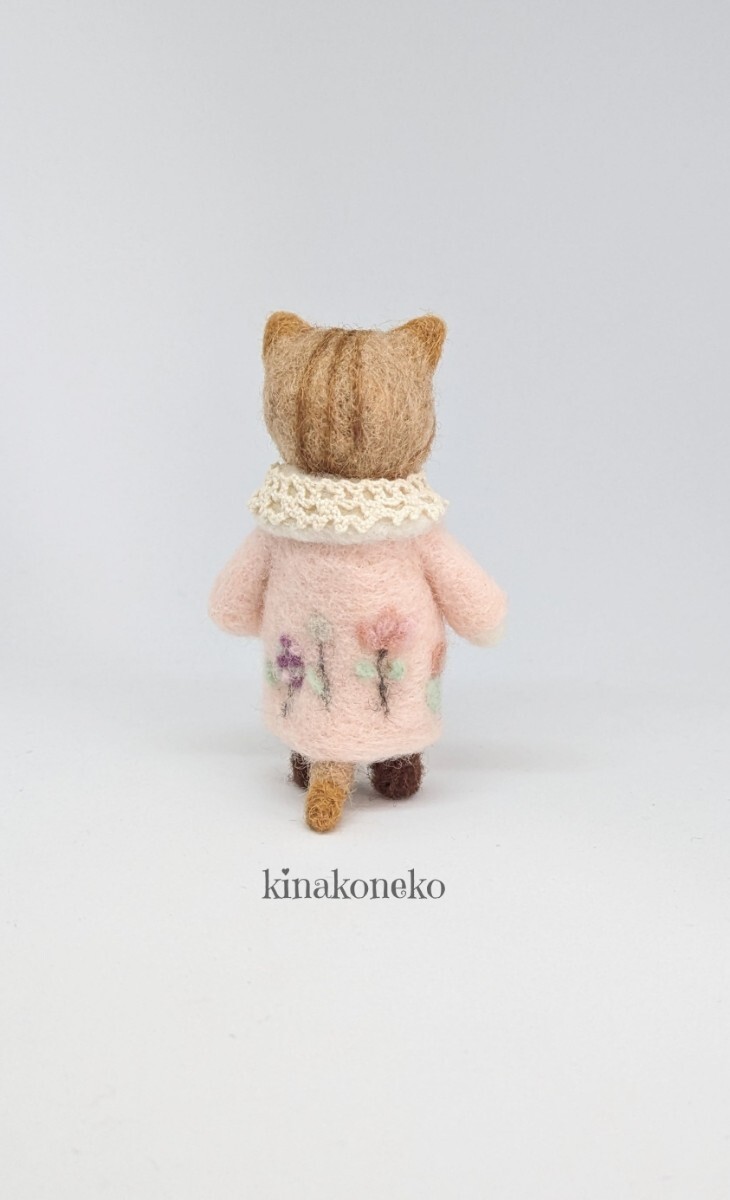 猫 お花ピンクのコート猫　羊毛フェルト ハンドメイド ミニチュア インテリア雑貨 kinako_画像5