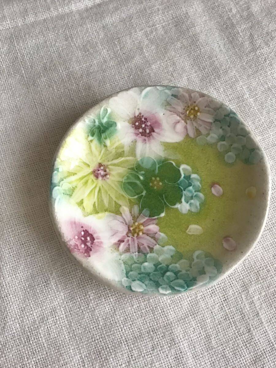  atelier yuzu . is Seto . legume plate 1 sheets . small flower . spoon . floral print flower pattern . plate Japanese-style tableware ceramics hand .. retro J box 