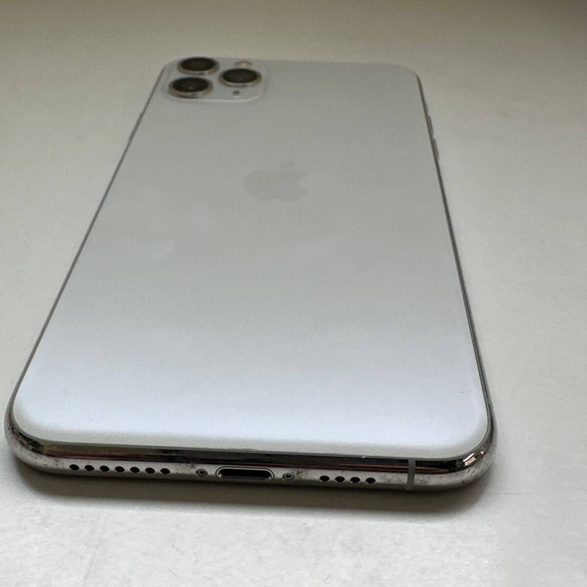 【TS0319】 iPhone11ProMax 256GB シルバー 現状稼動品 画面割れ SIMロック有 初期化済 ネットワーク利用判定○ バッテリー残量94%の画像6