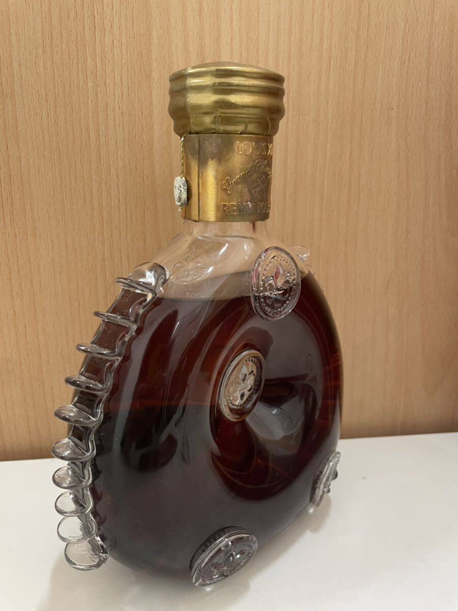 【K0322】※20歳未満の者に対する酒類の販売はしません※ 未開栓 700ml REMY MARTIN LOUIS ⅩⅢ ルイ13世 バカラボトル 箱 グラス付き 四角_画像3