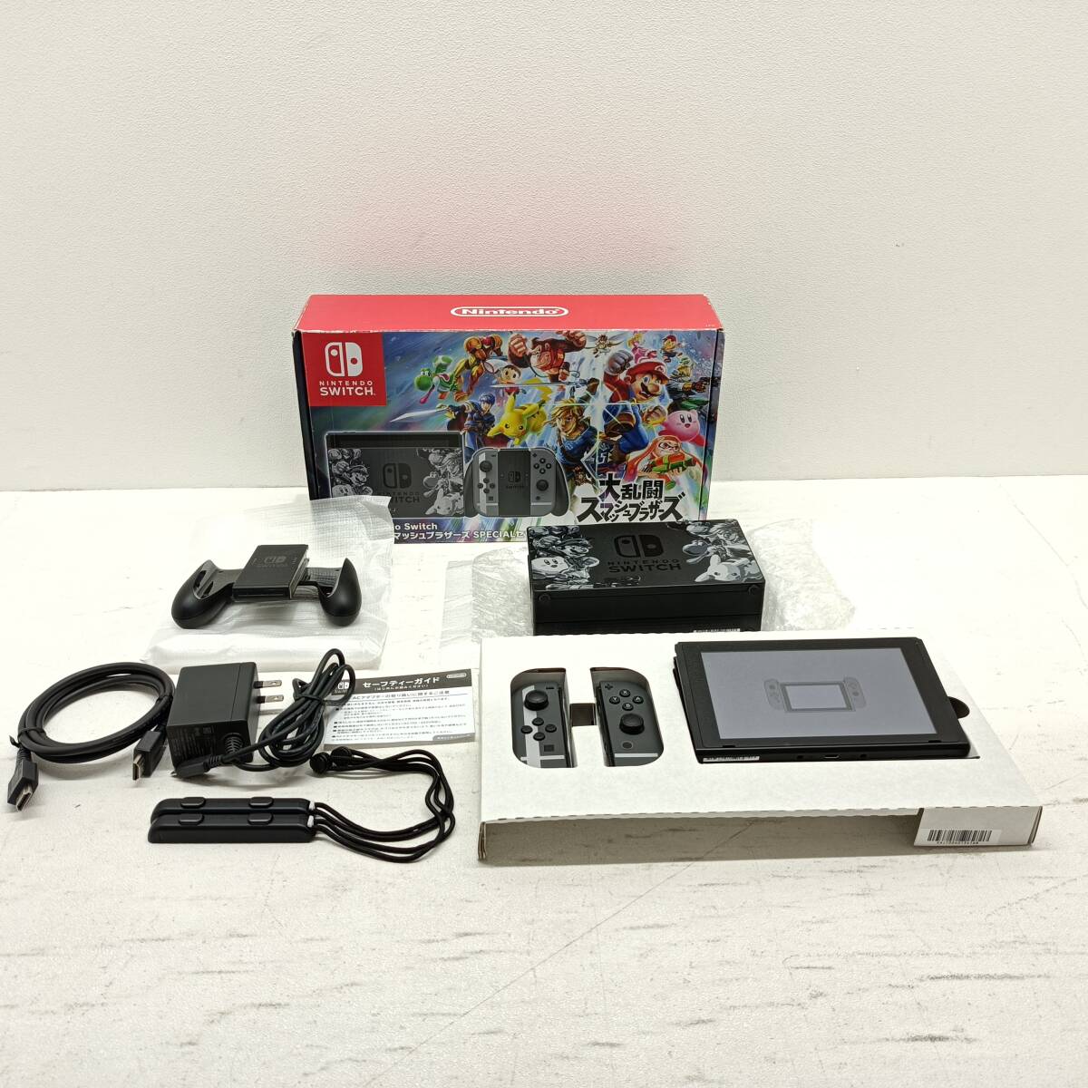 070 A 【中古品】ニンテンドーSwitch 大乱闘スマッシュブラザーズ SPECIALセット 本体 任天堂　スイッチ【動作確認・初期化済み】_画像1