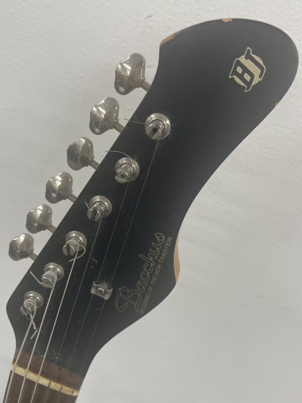Q110-I58-1009 Bacchus バッカス エレキギター ブラック 右利き用 6弦ギター ストラトキャスタータイプ_画像3