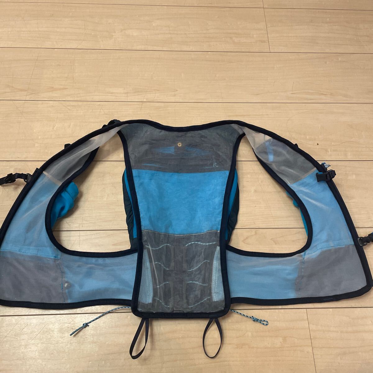 ULTIMATE DIRECTION MOUNTAIN VEST 4.0 サイズ M トレラン トレールラン　アルティメイトディレクション バックパック リュック ベスト_画像3