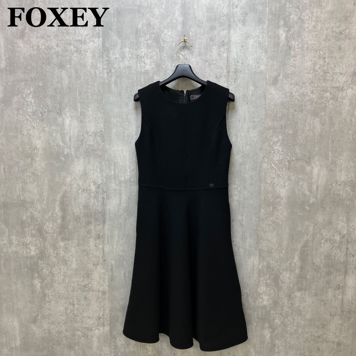 定価19万 FOXEY レディブラック ノースリーブワンピース 38 カシミア フォクシー _画像1