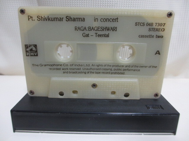 カセットテープ　輸入盤　Pt. Shivkumar Sharma in concert　１本（中古品）_画像4