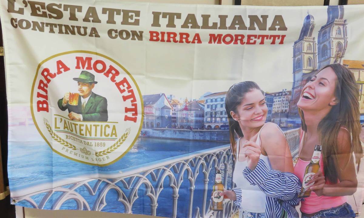 『特大８』 観光地　微笑み美女 ■紳士▽イタリア語■新品ビッラ・モレッティBIRRA MORETTIイタリア ビール　 旗フラッグ■店舗内装　DIY