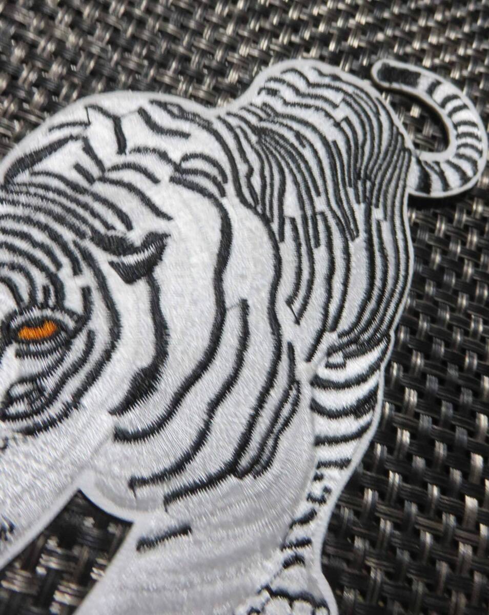 LR白虎全身《激熱》　ホワイトタイガー 闘魂　威圧　激オコ　TIGER　とら　トラ　刺繍ワッペン◇激シブミリタリー・サバゲー■洋服/衣服DIY