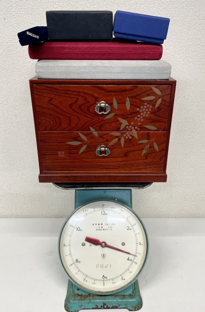 2st182 遺品整理品 アクセサリー 宝石 3.6kg まとめ売り MIKIMOTO 珊瑚 ブローチ タイピン ネックレス イヤリング 勲章 他 イミテーション