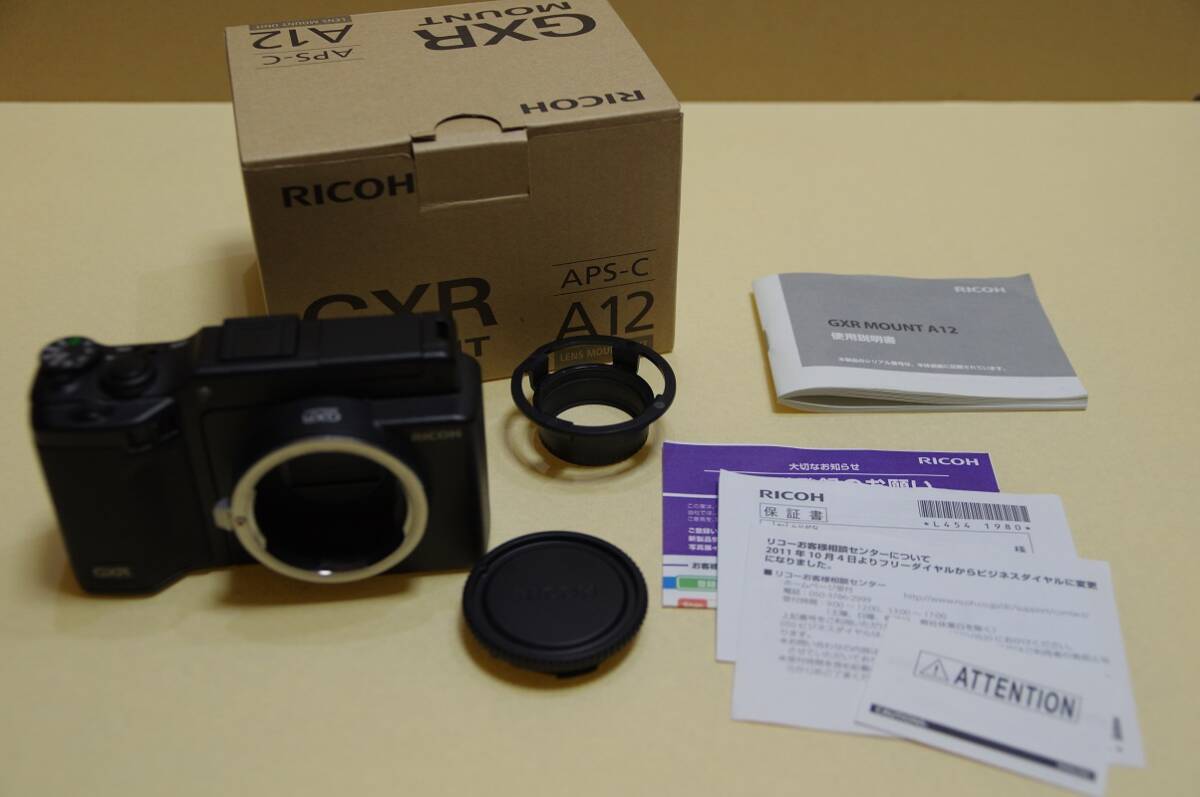 34000円 リコー RICOH GXR + MOUNT A12 + 純正本革ケース フル 34000円 リコー RICOH GXR + MOUNT A12 + 純正本革ケース フル