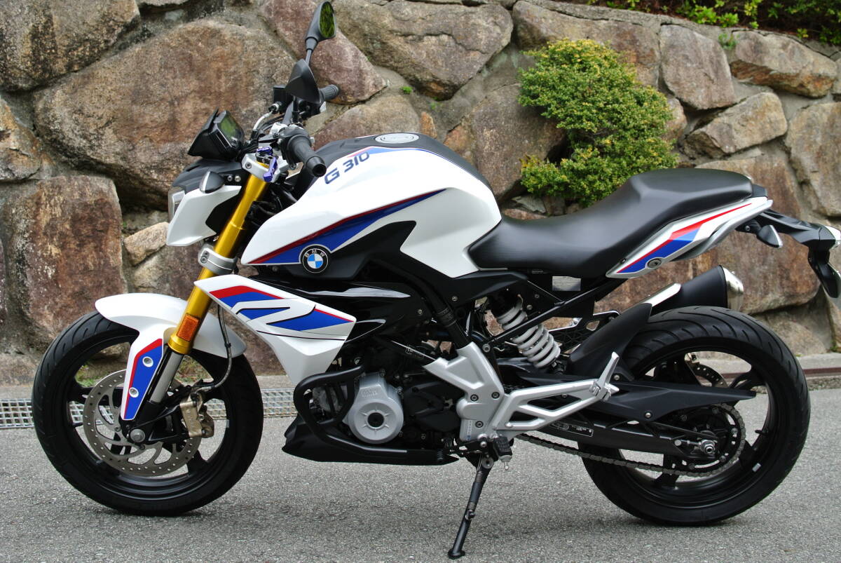 BMW G310R ABS 車検令和7年4月まで エンジンガード グリップヒーター 可倒式レバー 走行少 程度抜群 外装超綺麗 極美車 即乗れます_車検令和7年4月まであります