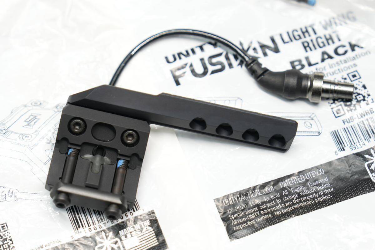 実物Modlite Unity Tactical ModButton+Light Wing Right右 Black「SureFire WA VFC GHK MWS PTW トレポン M4 AR15 モッドライト」_画像2