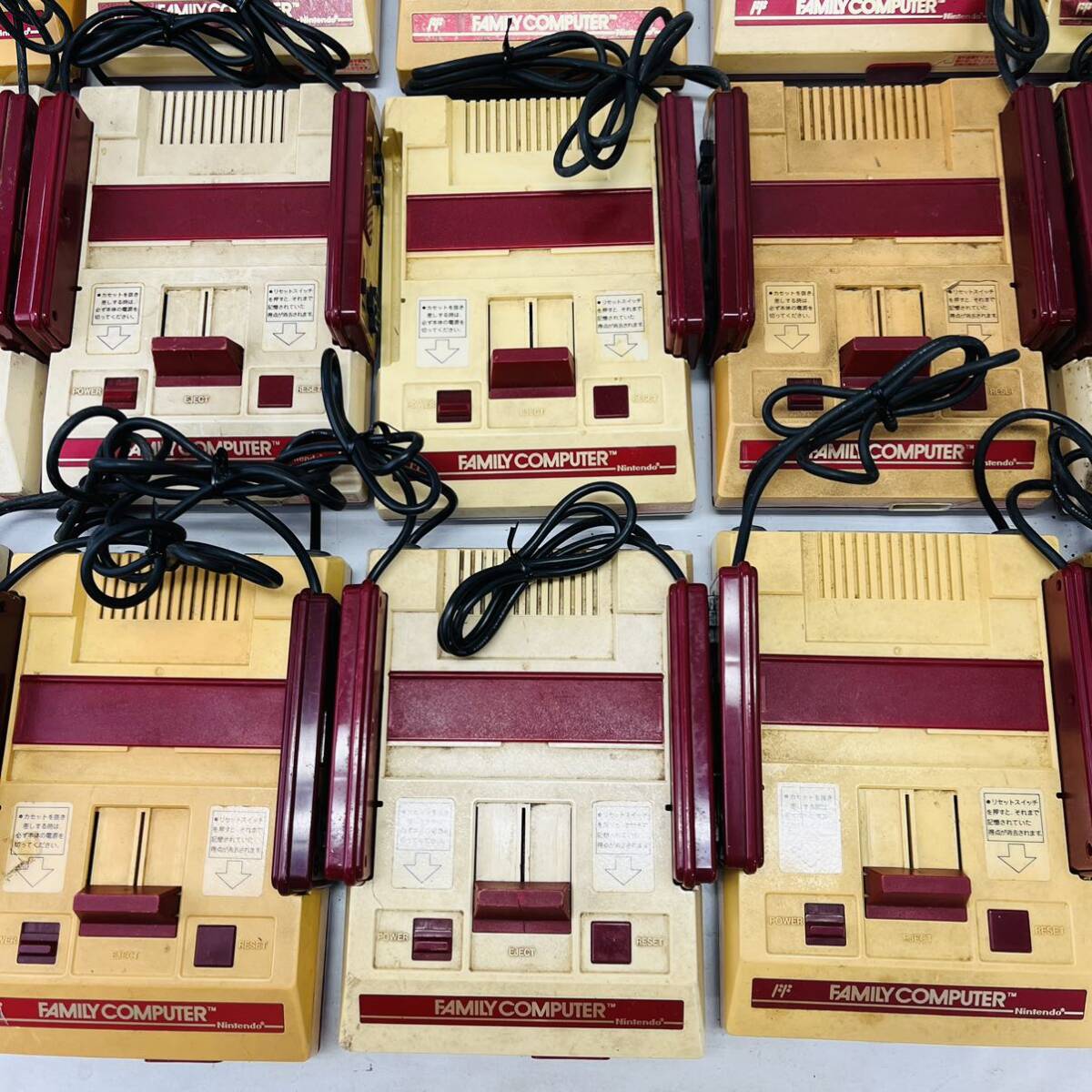 ☆大量・1円～ 任天堂 ファミリーコンピュータ 本体 まとめて 28台 セット HVC-001 ファミコン FC FAMILY COMPUTER 動作未確認 ジャンク ①_画像3