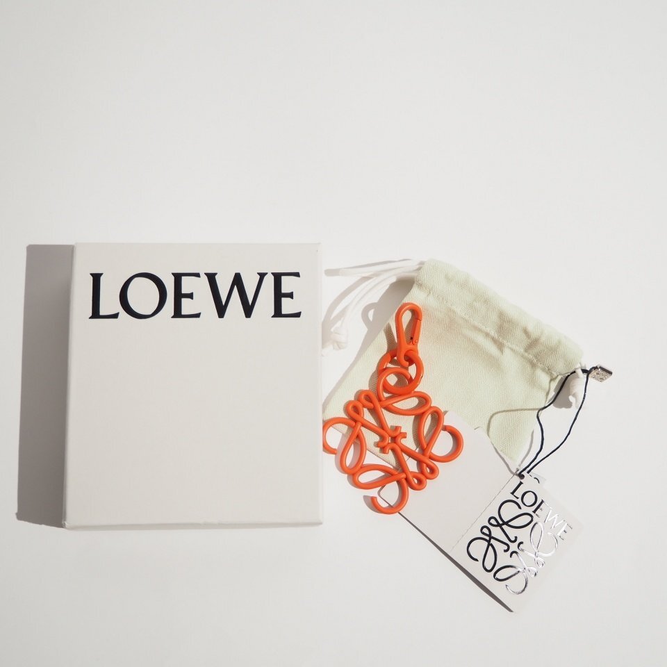 M6052f1 *LOEWE Loewe * ANAGRAM CHARM NARANJA дыра грамм брелок для ключа orange / очарование rb mks