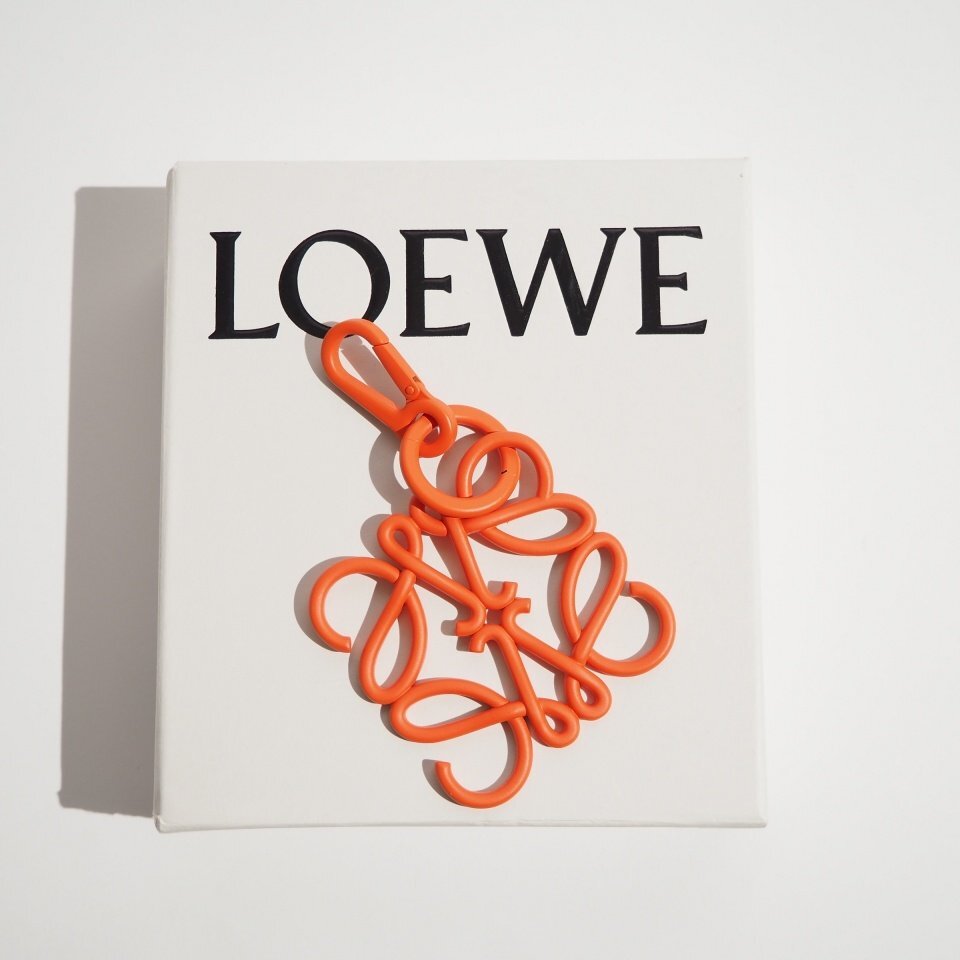 M6052f1 *LOEWE Loewe * ANAGRAM CHARM NARANJA дыра грамм брелок для ключа orange / очарование rb mks