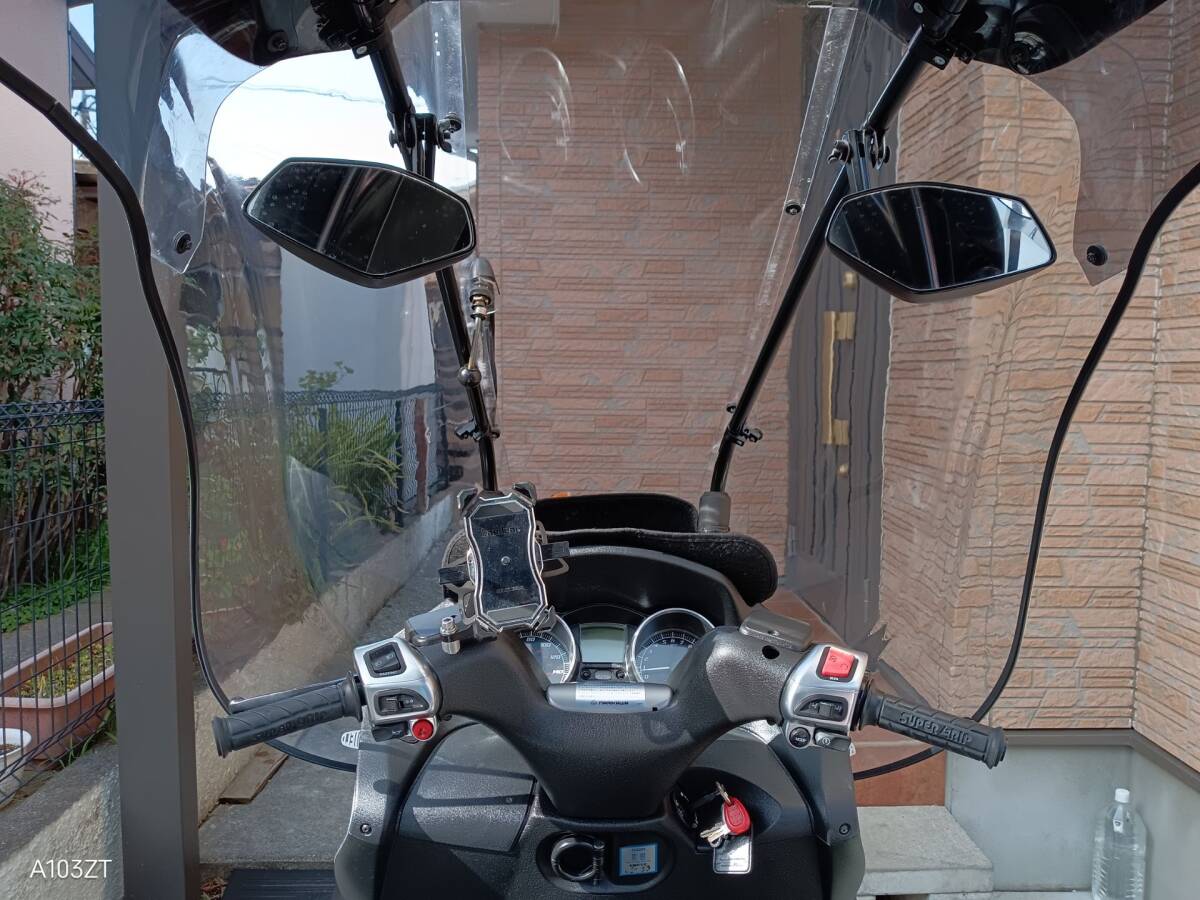  Piaggio MP3 roof shield attaching 