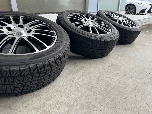 多忙の為 引き取り限定でお願いします 205-55R16 ダンロップスタッドレス アルミセット クラウンエステートにて使用の画像6