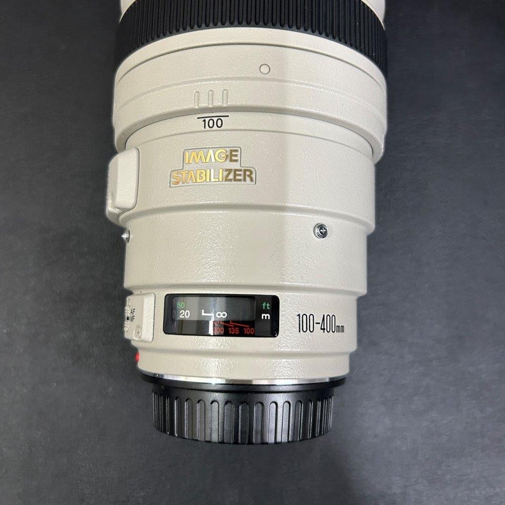 完動品・とても綺麗です　Canon　キャノン　望遠レンズ　ズーム　EF100-400mm 4.5-5.6 L IS USM　カビや曇りは見られません