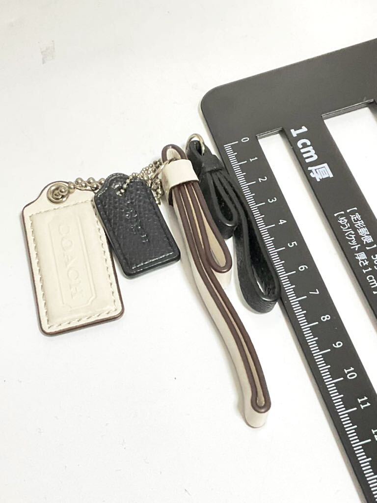  Coach coach leather strap 2 kind set black white key holder key charm bag charm postage 185 jpy 