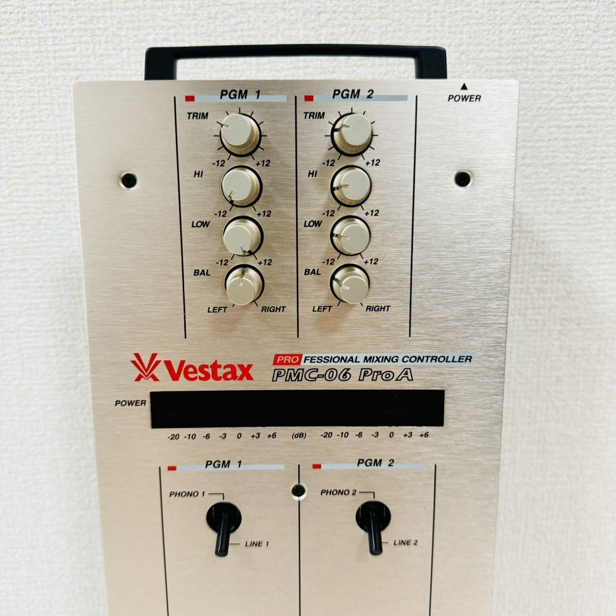 【極美品】Vestax DJミキサー PMC-06 Pro A (ベスタクス 機材 ProA ターンテーブル レコードミキシングコントローラー_画像3