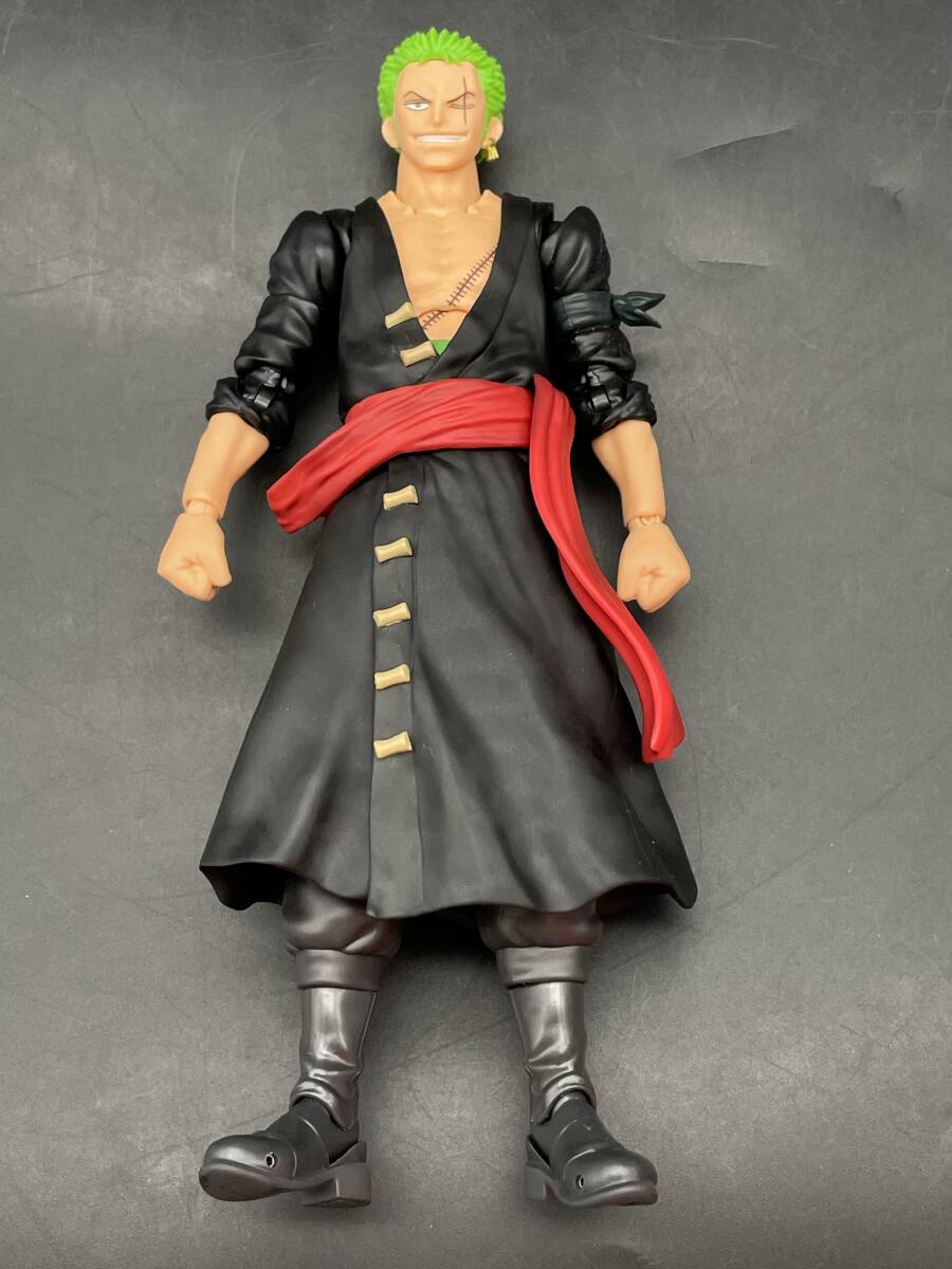 ★【同梱不可】中古品 刀破損有り S.H.Figuarts ONE PIECE ロロノア・ゾロ 鬼ヶ島討入_画像4