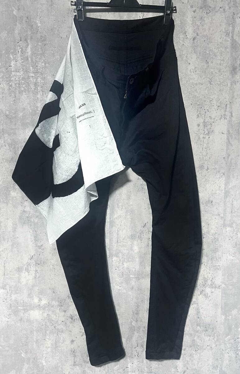 超希少 21SS JULIUS ユリウス グラフィックプリント バンダナ 非売品 / 白 黒 rickowens drkshdw Yohji Yamamoto Y-3 GUIDI parts of four_画像1