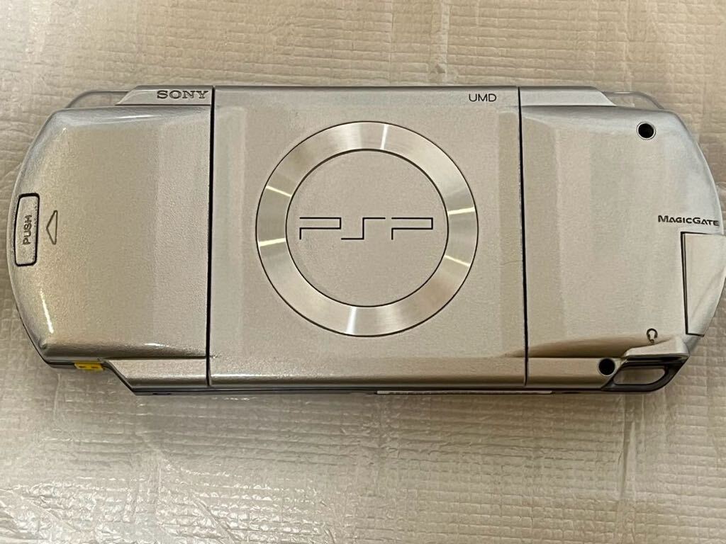 ★本体新品未使用　SONY PSP-1000 シルバー　PlayStationPortable 説明書未開封　メモリースティックなし　バッテリーあり　送料無料★