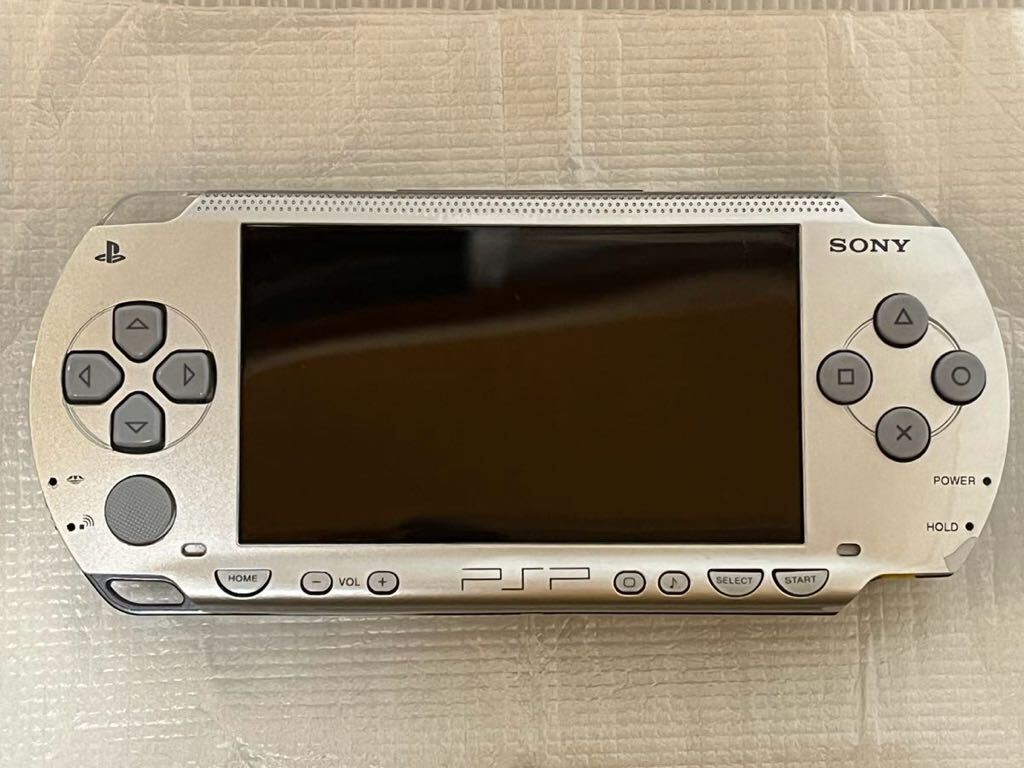 ★本体新品未使用　SONY PSP-1000 シルバー　PlayStationPortable 説明書未開封　メモリースティックなし　バッテリーあり　送料無料★_画像2