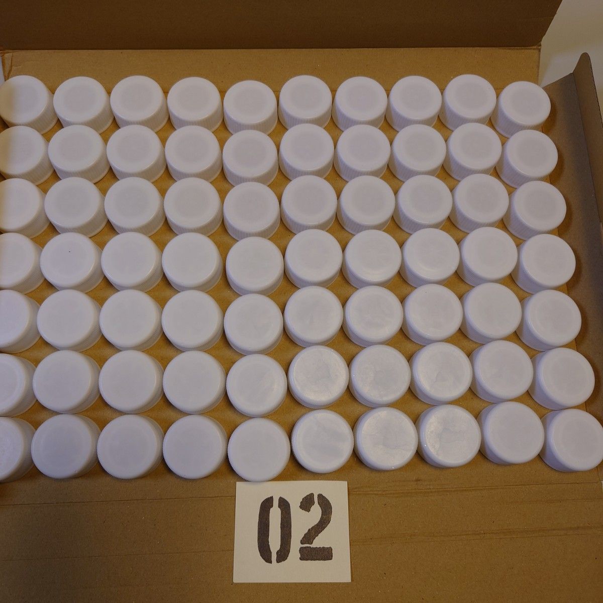 (2)ペットボトルキャップ70個 無地 白 ホワイト