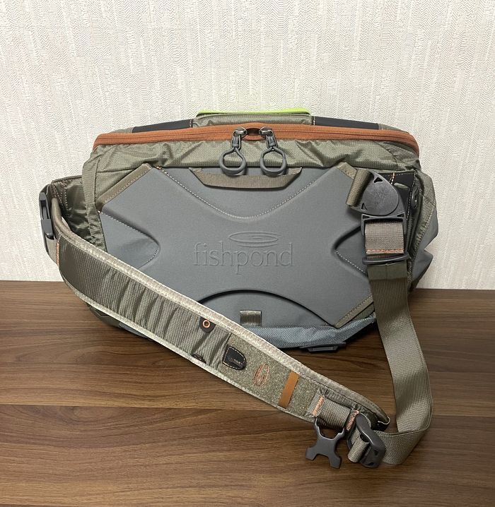 Fishpond Flathead Sling Pack フィッシュポンド フラットヘッド