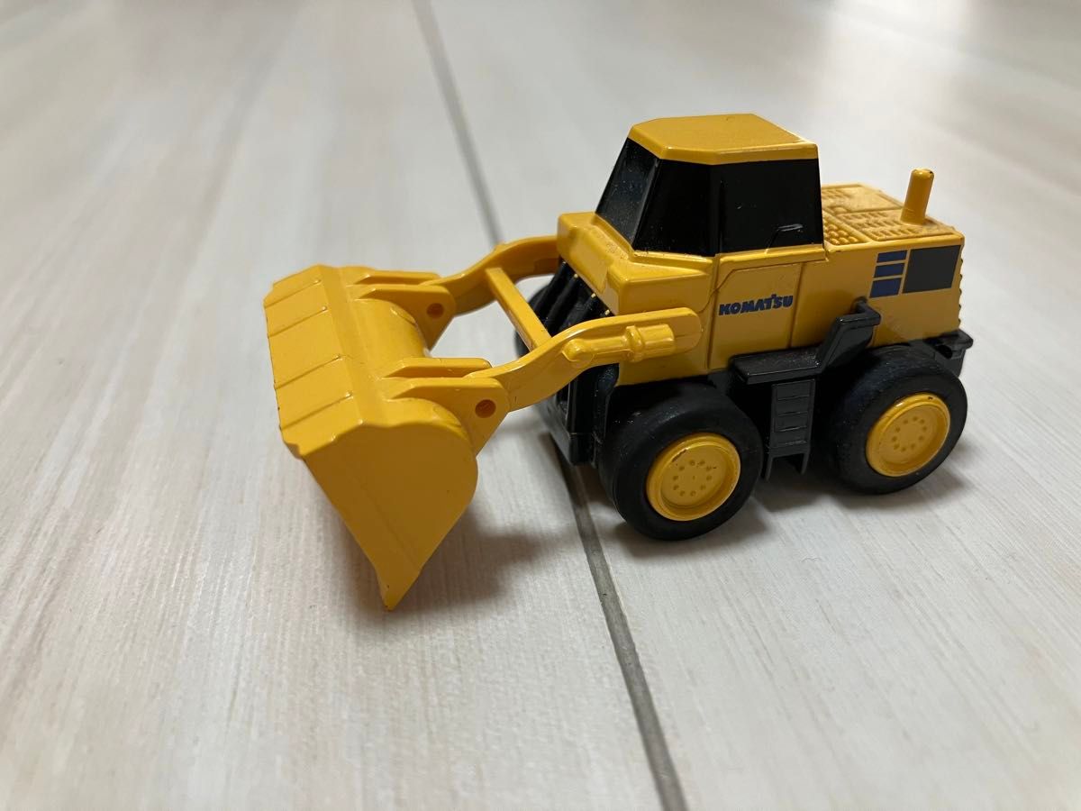 KOMATSU HB205-2 HYBRID油圧ショベル( 1/50スケール) 