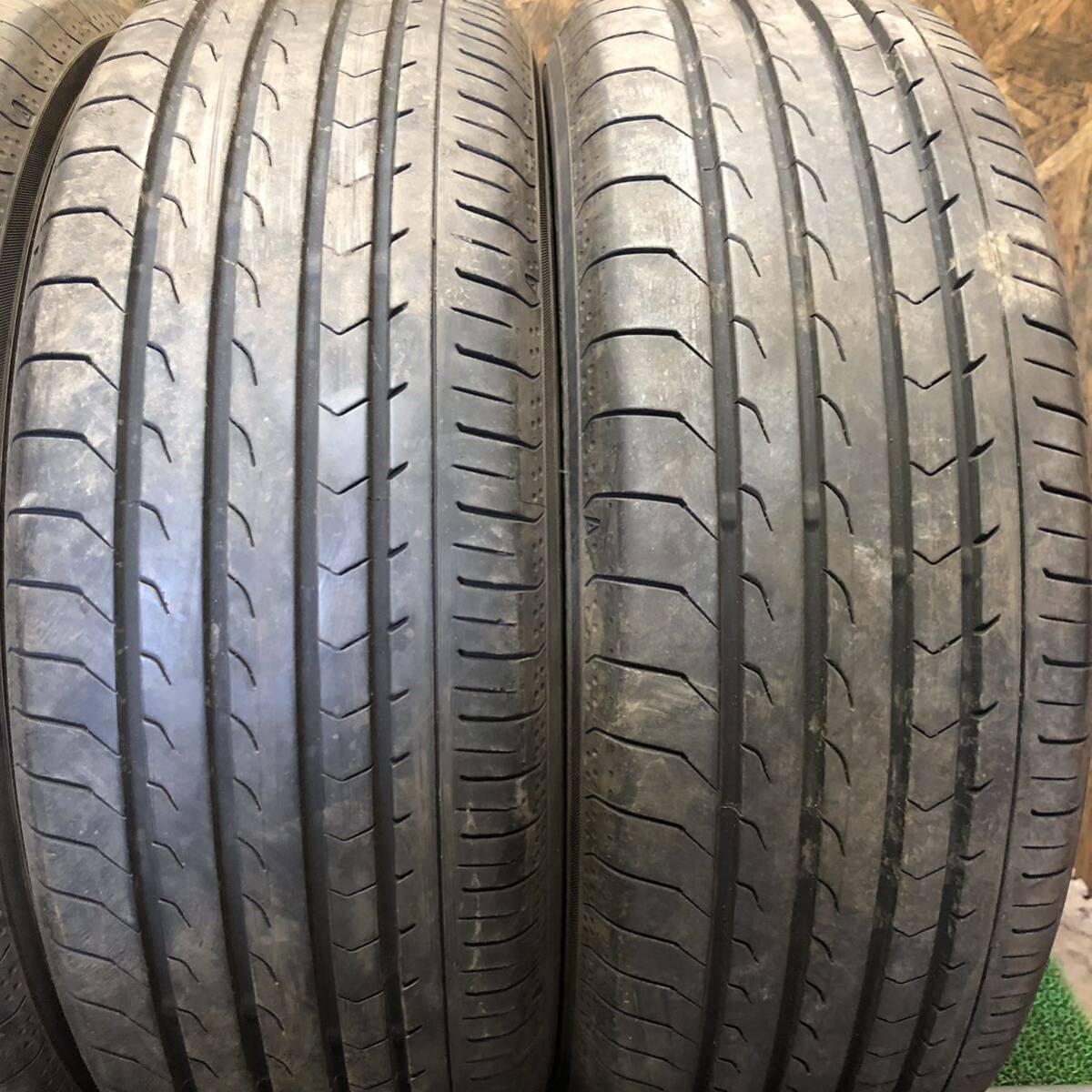 YOKOHAMA　BLUEARTHーRV　RV03　215/60R17　96H　極上バリ山4本価格　C-196　福岡　★引き取り大歓迎★22年製★8部山以上★即決品★_画像4