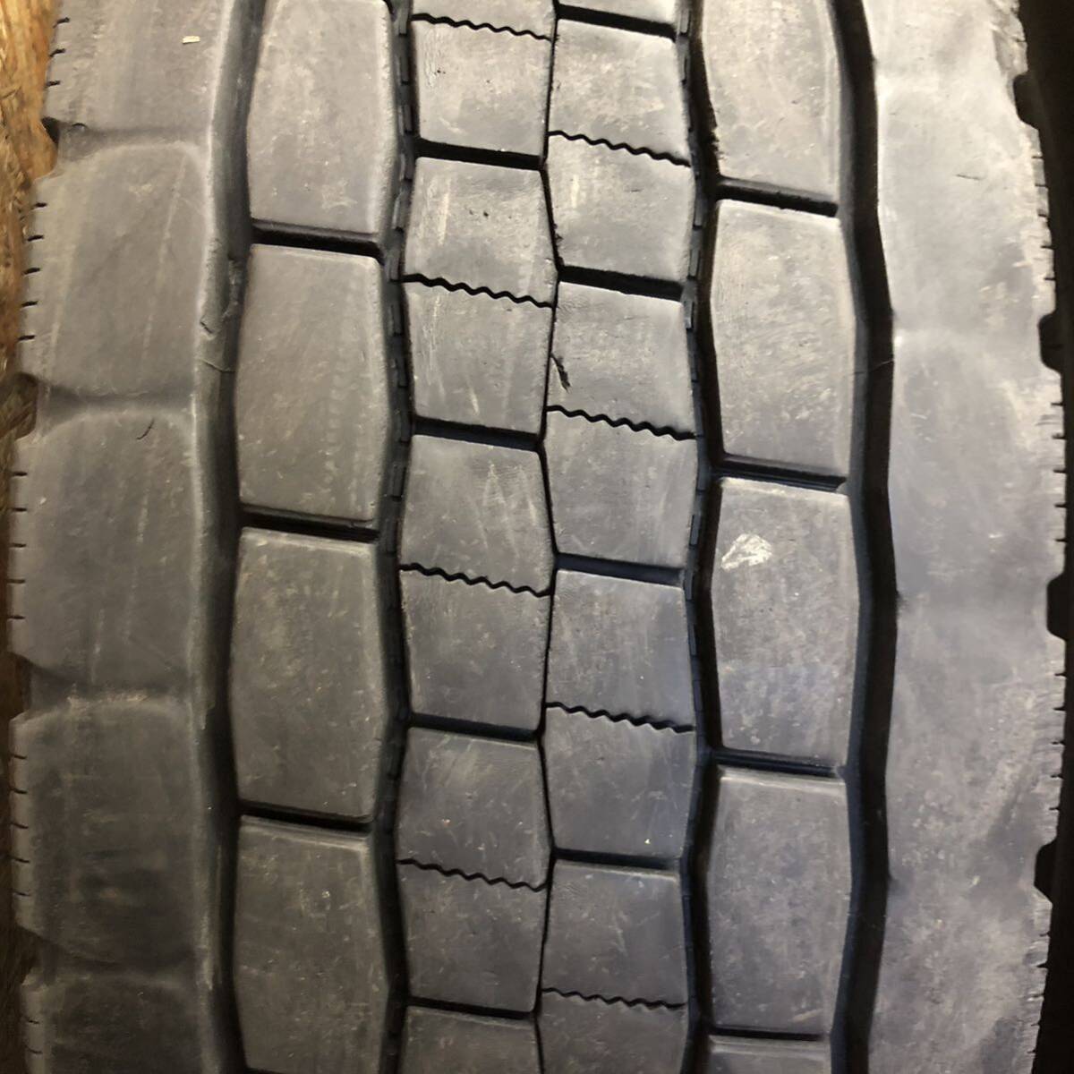 DUNLOP DECTES SP680 265/70R19.5 140/138J 極上バリ山6本価格 C-393 福岡 ★引き取り大歓迎★格安スタート★早い者勝ち★の画像3