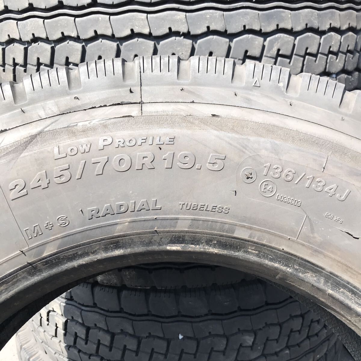 ★即日発送★　再生タイヤ　BS　BRM　M890パターン　245/70R19.5　136/134J　極上バリ山1本価格　福岡　★在庫お問い合わせください★_画像10