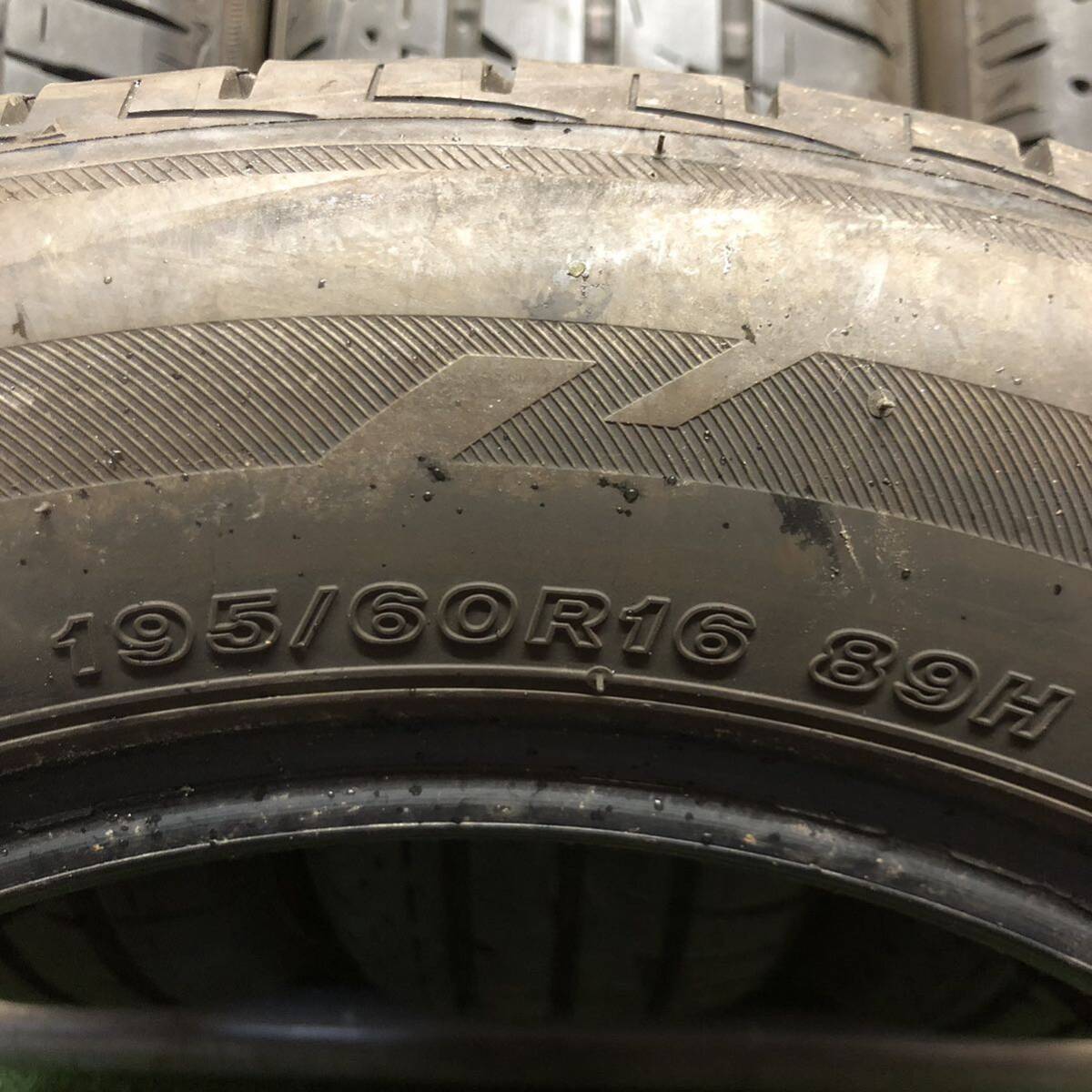 BS LUFT RVⅡ 195/60R16 89H 極上バリ山4本価格 C-477 福岡 ★引取り大歓迎★22/23年製★格安スタート★早い者勝ち★の画像9