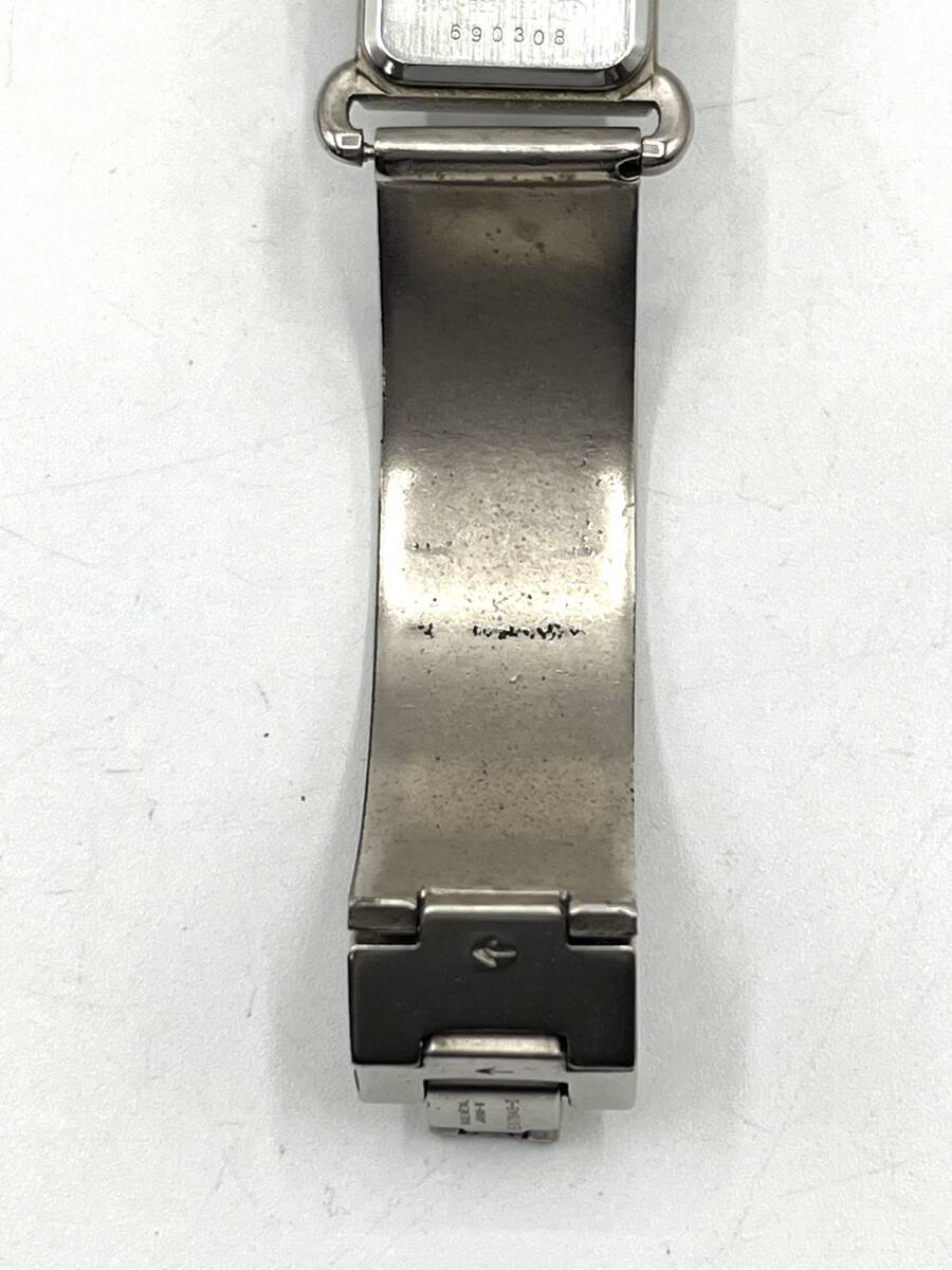 【電池切れ】agnes b. アニエスベー クォーツ 腕時計 黒文字盤 スクエア ロゴ ケースシルバー レディース V401-5950の画像8