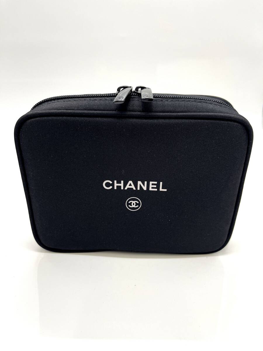 CHANEL シャネル メイクポーチ ブラック×ホワイト ブラシ入れ （レ ミニ ドゥ シャネル ノベルティ）