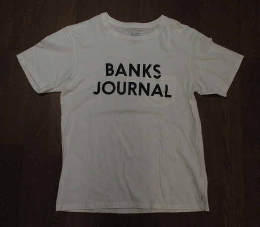 中古品！使用感あり（特価）！世界中で大ブレイクした「バンクス・ジャーナル」のロゴ・プリントTシャツ！ホワイト：Mサイズ_画像1