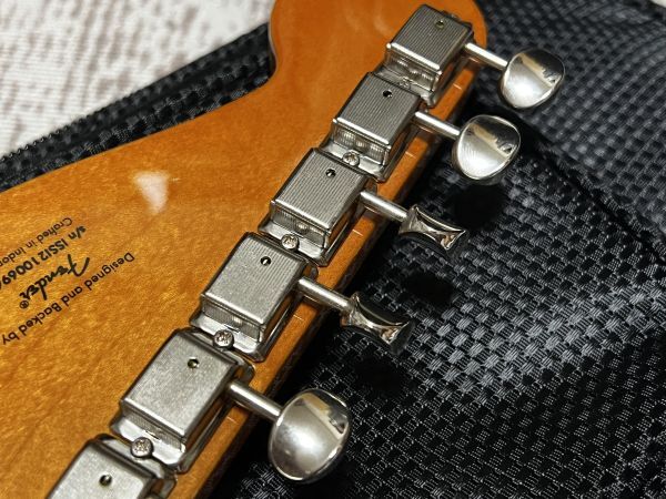 Squier by Fender Classic Vibe 60s Stratocaster ロックペグ ストラトキャスター エレキギター レイクプラシッドブルーの画像6