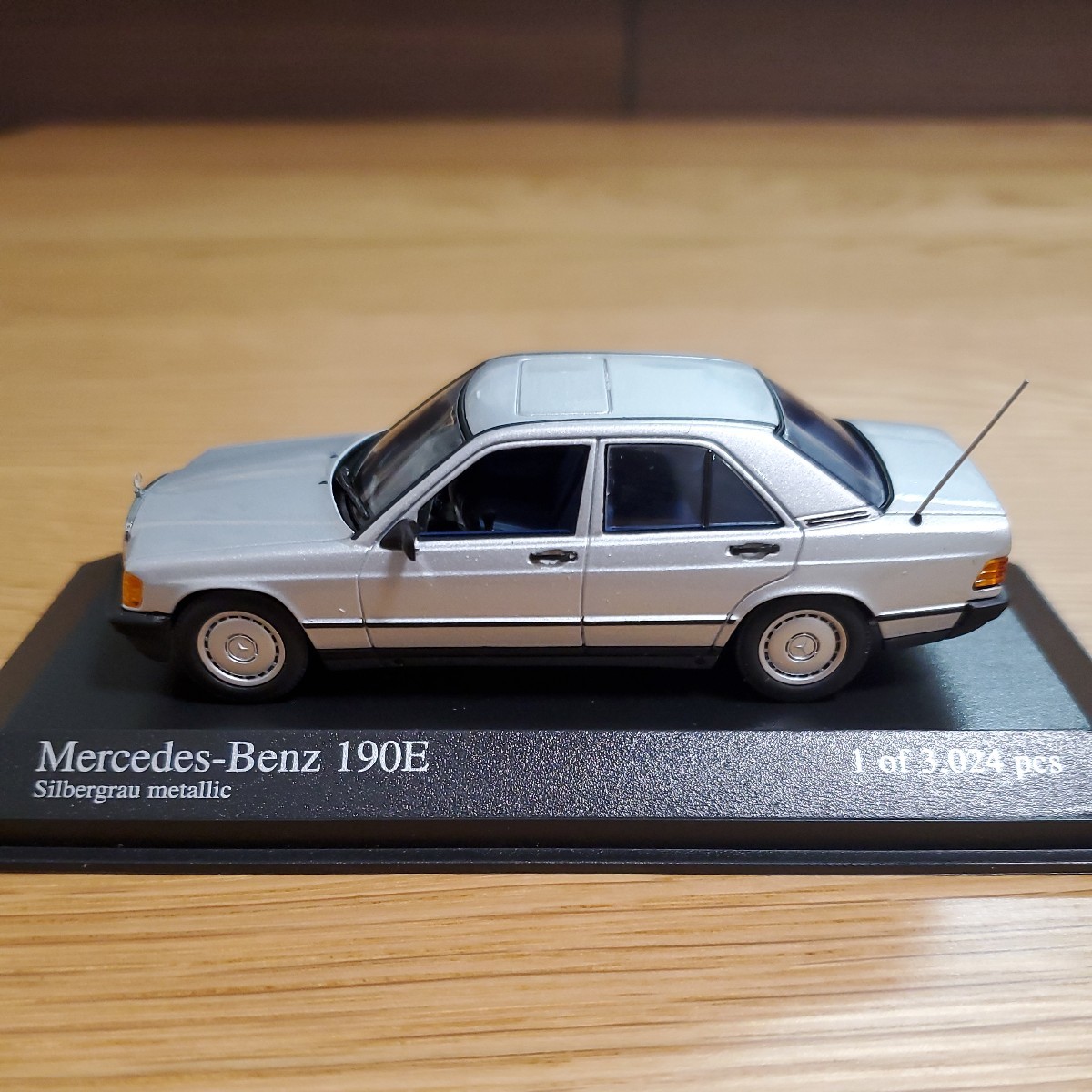 1/43 ミニチャンプス MINICHAMPS ミニカー/Mercedes-Benz 190E 1984 Silbergrau metallic/メルセデス・ベンツ 190クラス シルバー