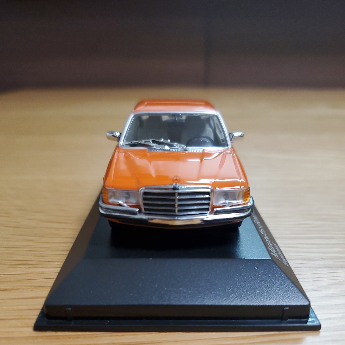 1/43 ミニチャンプス MINICHAMPS ミニカー/Mercedes-Benz 450 SEL 6.9 1972-79 Euglischrot/メルセデス・ベンツ Sクラス ダークオレンジ_画像2