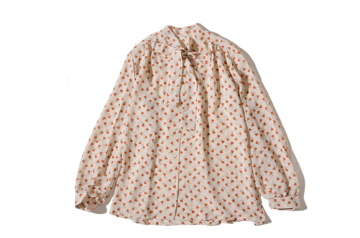 レトロ古着 本物品質の 総柄ボウタイブラウス 最新最全の シャツ ベージュ 13号 日本製ヴィンテージ古着