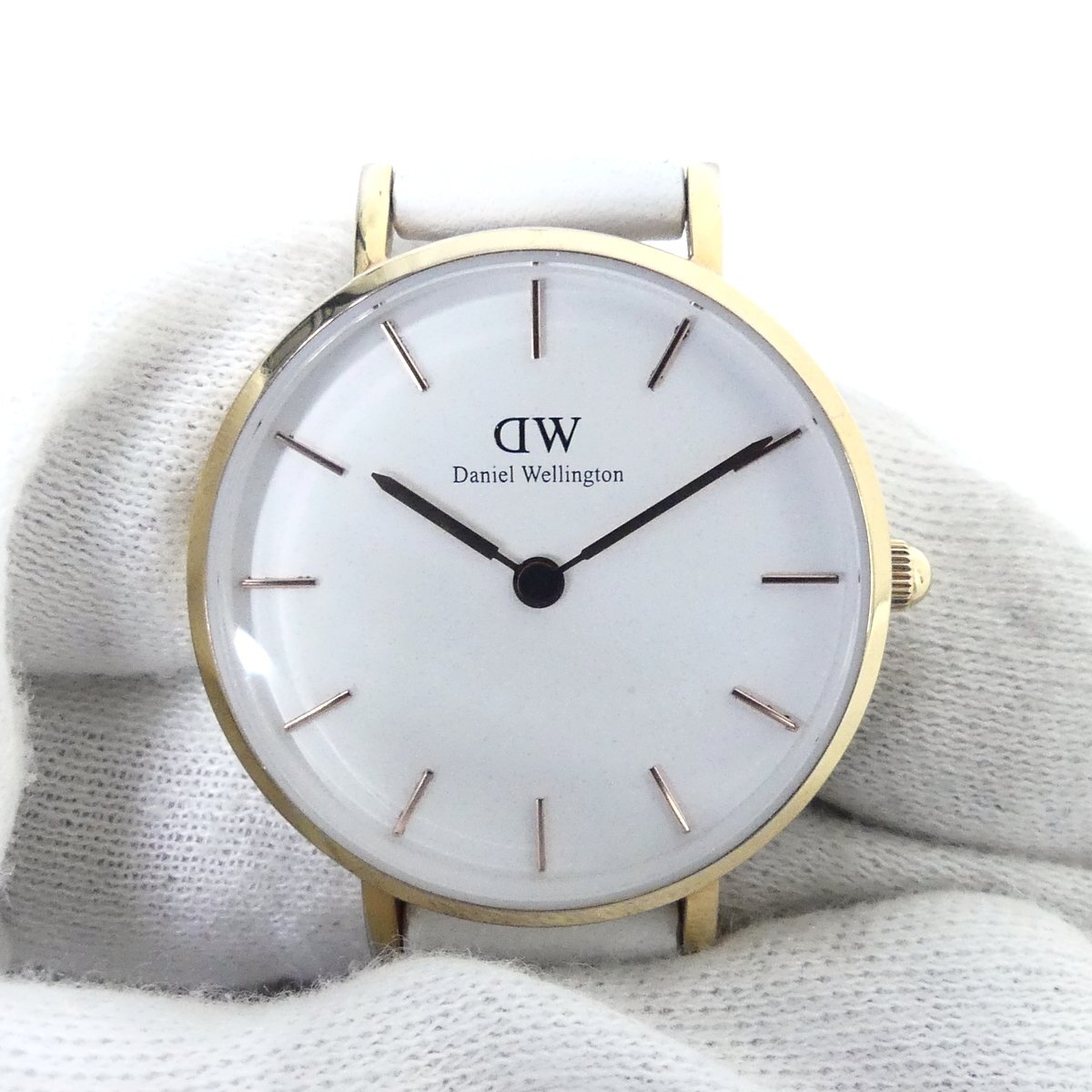 【送料無料】 DW ダニエルウェリントン Daniel Wellington 白文字盤 B28R06 クラシック クォーツ 腕時計 現状品 USED /2403C_画像2