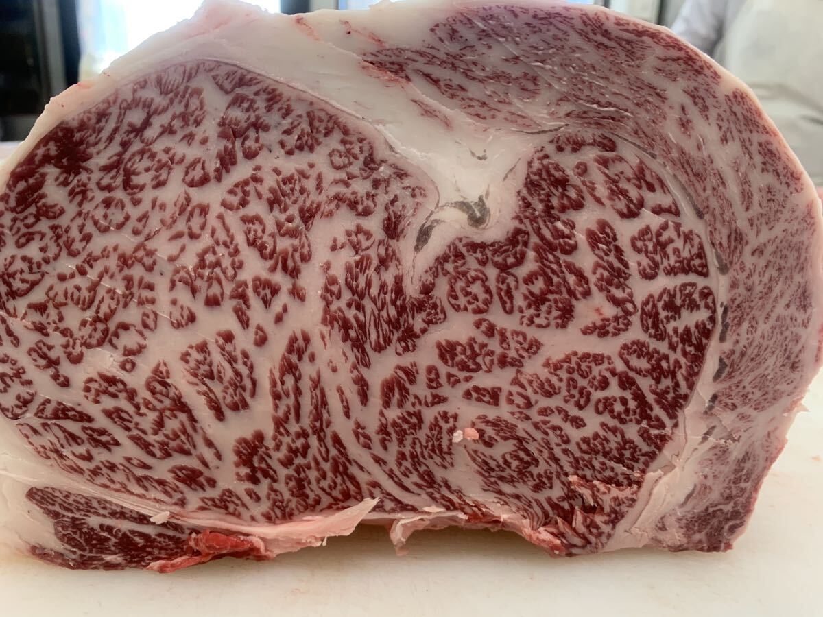 最高級 松阪牛A5牝 特上リブロース芯 ステーキ 4枚 約750g東京食肉市場枝肉 証明書付き 鉄板焼き 焼肉の画像6