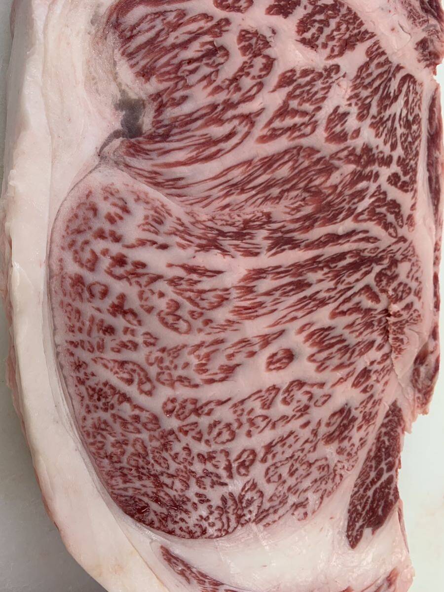 最高級 松阪牛A5牝 特上サーロインステーキ 約1cm 5枚 約1750g東京食肉市場枝肉 証明書付き 鉄板焼き 焼肉 6の画像5