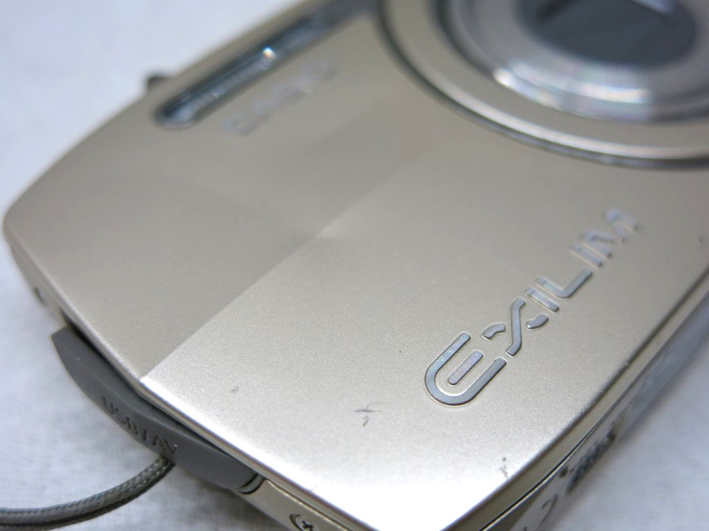 03K116 CASIO カシオ デジタルカメラ EXILIM [EX-Z2300] 本体 未確認 ジャンク扱い 部品取り_画像3