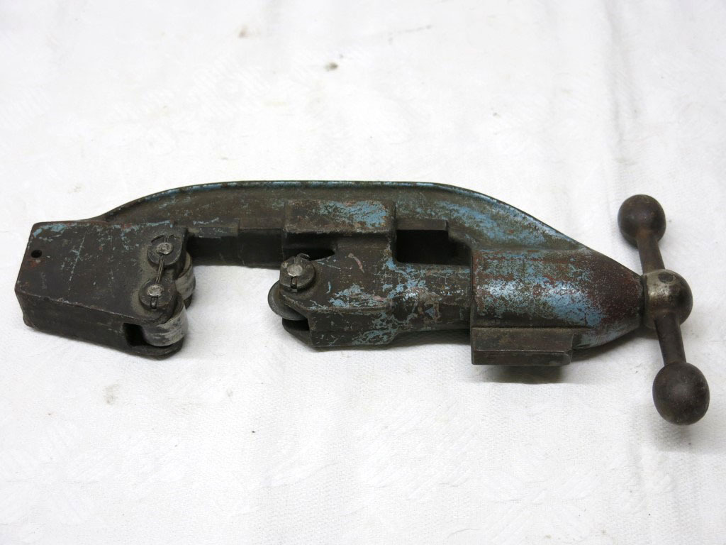 03K123 PISET pipe cutter details unknown practical use? present condition selling out part removing etc. practical use is possible person .