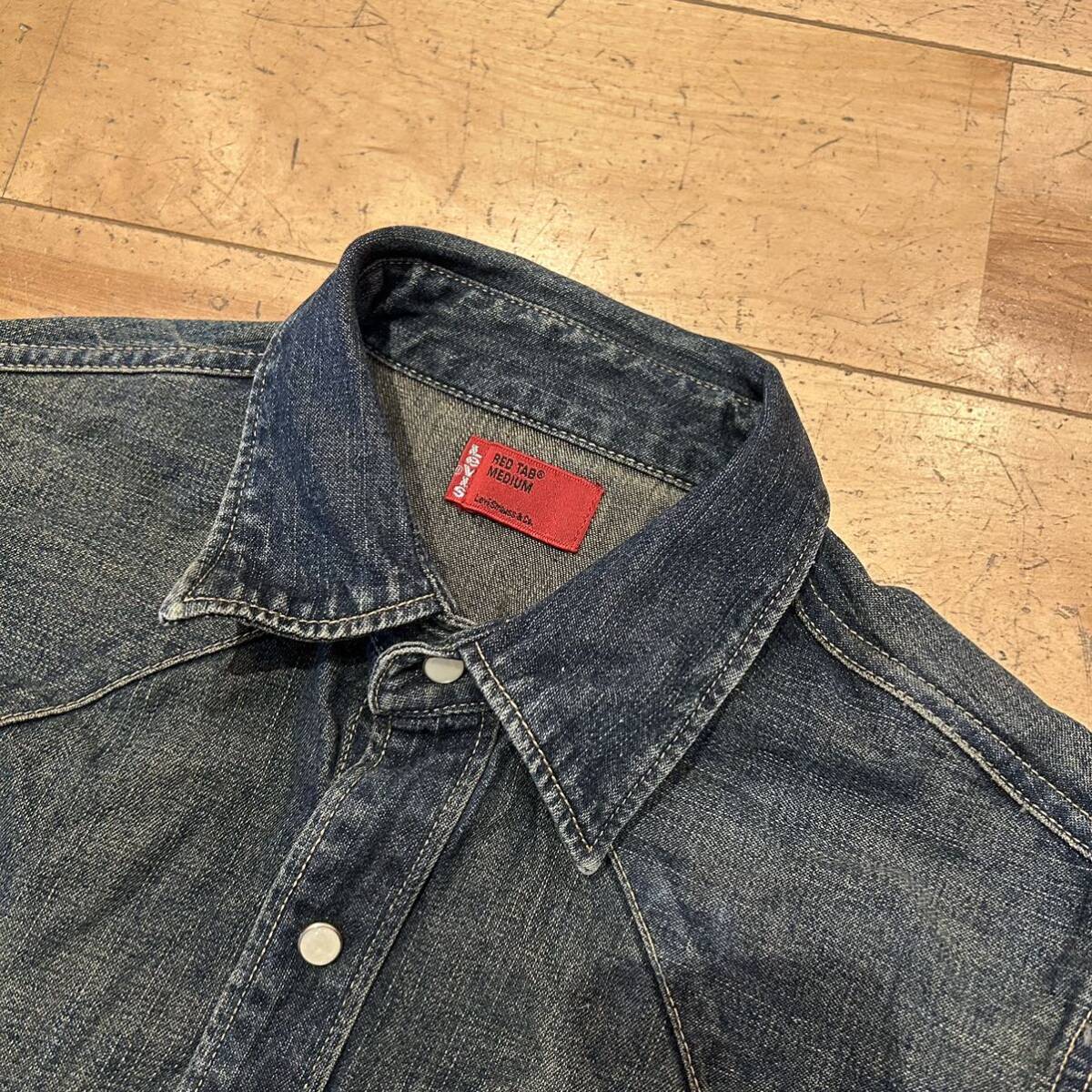 ★levi's/リーバイス/デニムシャツ/長袖シャツ/デニム/シャツ/ウエスタンシャツ/インディゴ/アメカジ/メンズ/Mサイズ_画像2